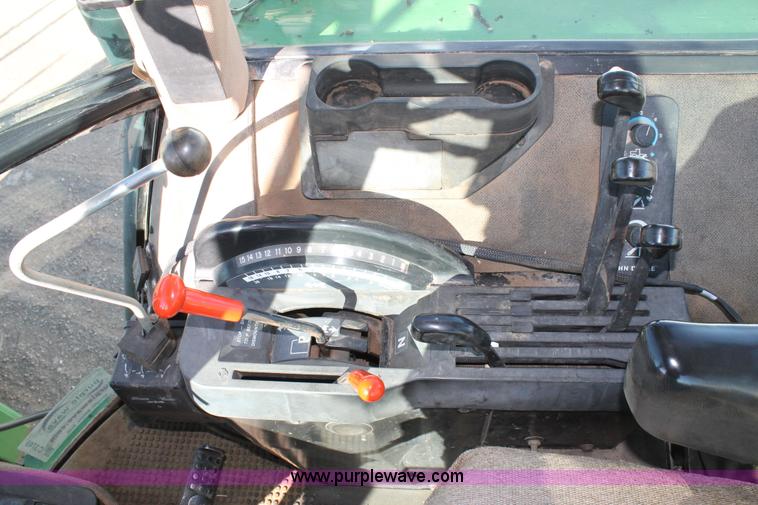 image for item C3749 1992 John Deere 4560 MFWD tractor