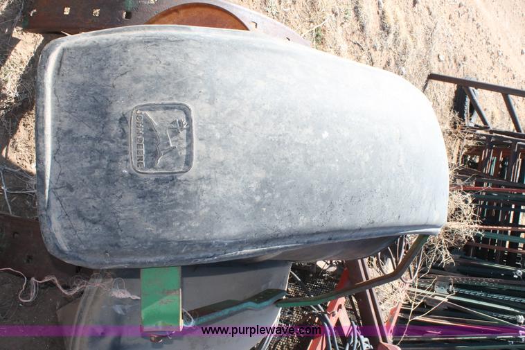 image for item C3749 1992 John Deere 4560 MFWD tractor