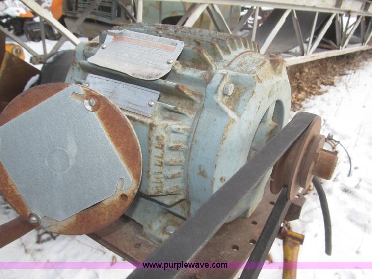 image for item F7244 Hutchinson 6" portable auger