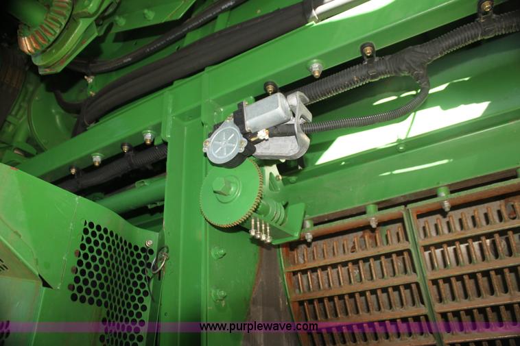 image for item G4065 2010 John Deere 9770 STS 2WD combine