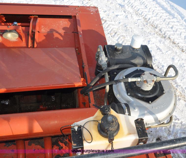 image for item G6414 2004 Hesston 4910 square baler
