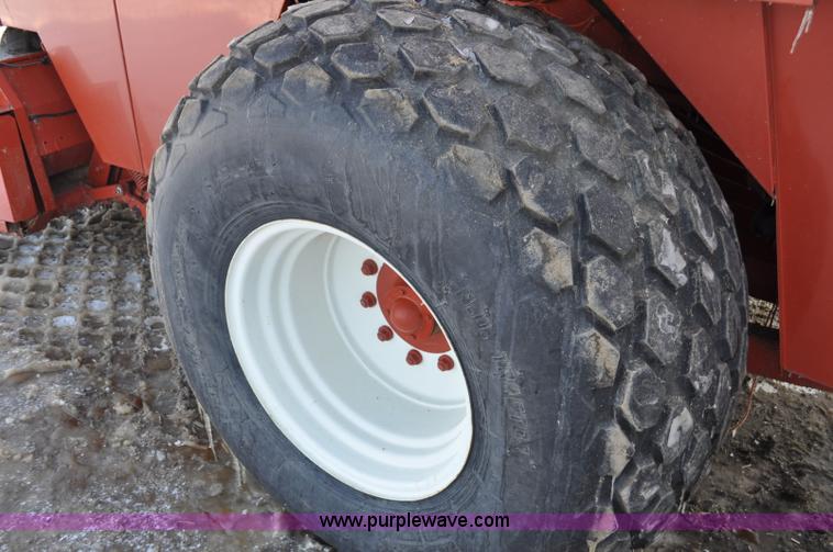 image for item G6414 2004 Hesston 4910 square baler