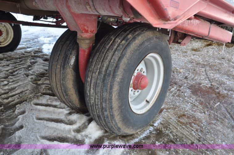 image for item G6414 2004 Hesston 4910 square baler