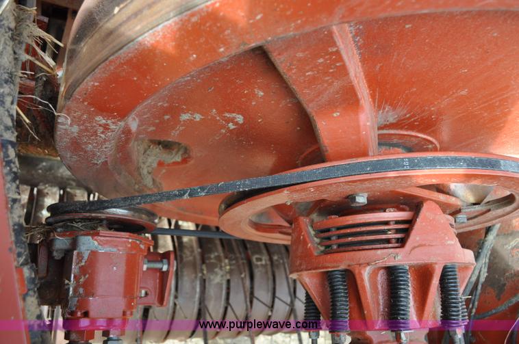 image for item G6414 2004 Hesston 4910 square baler