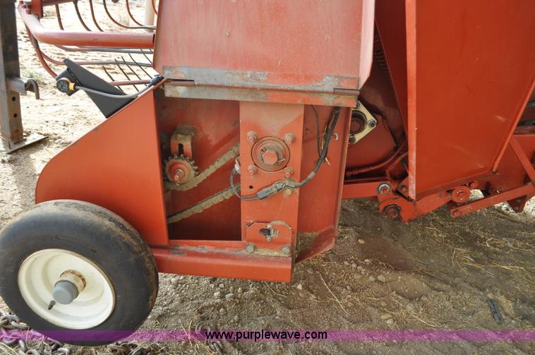 image for item G6414 2004 Hesston 4910 square baler