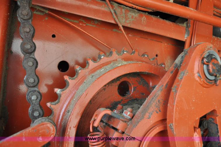 image for item G6414 2004 Hesston 4910 square baler