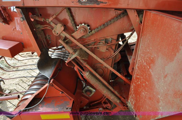 image for item G6414 2004 Hesston 4910 square baler