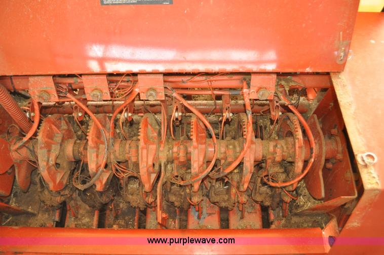 image for item G6414 2004 Hesston 4910 square baler