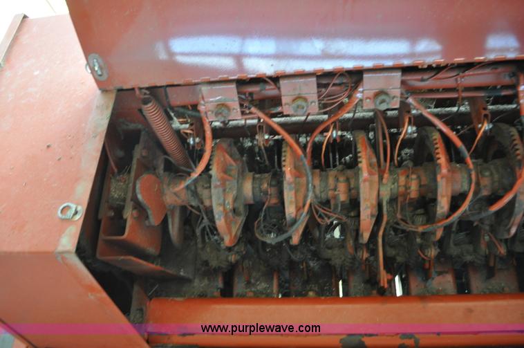 image for item G6414 2004 Hesston 4910 square baler