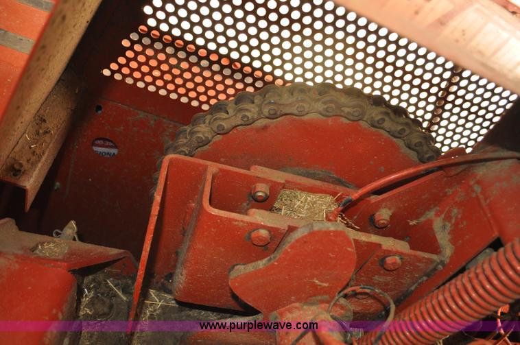 image for item G6414 2004 Hesston 4910 square baler