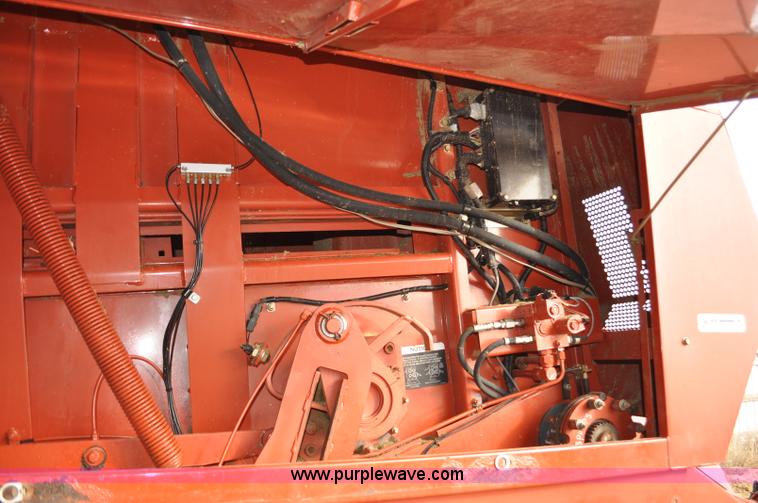 image for item G6414 2004 Hesston 4910 square baler