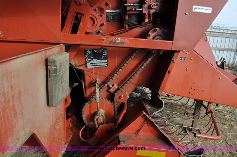 image for item G6414 2004 Hesston 4910 square baler