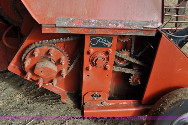 image for item G6414 2004 Hesston 4910 square baler