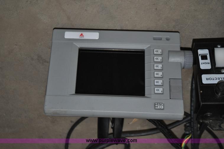 image for item G6414 2004 Hesston 4910 square baler