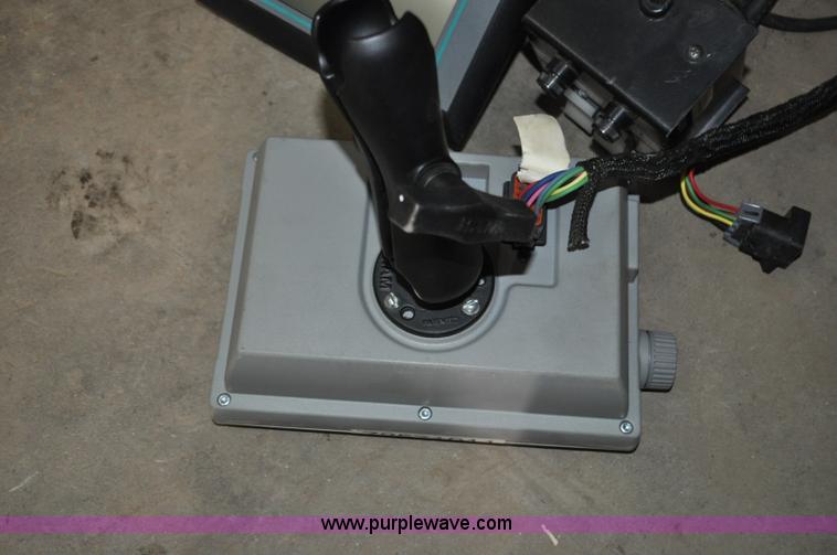 image for item G6414 2004 Hesston 4910 square baler