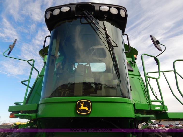 image for item G9362 2010 John Deere 9770 STS 2WD combine