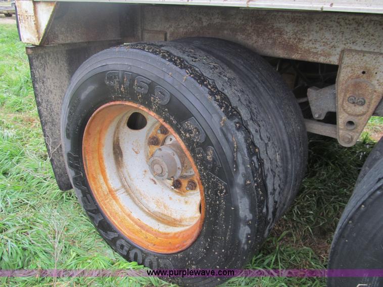 image for item G9573 1975 Timpte grain trailer