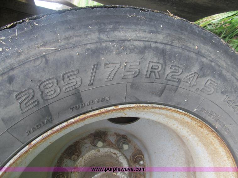 image for item G9573 1975 Timpte grain trailer