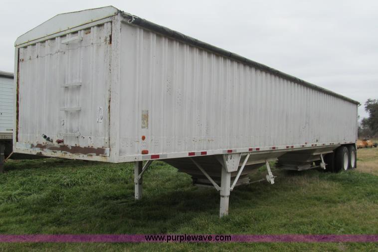 image for item G9574 1983 Wilson grain trailer