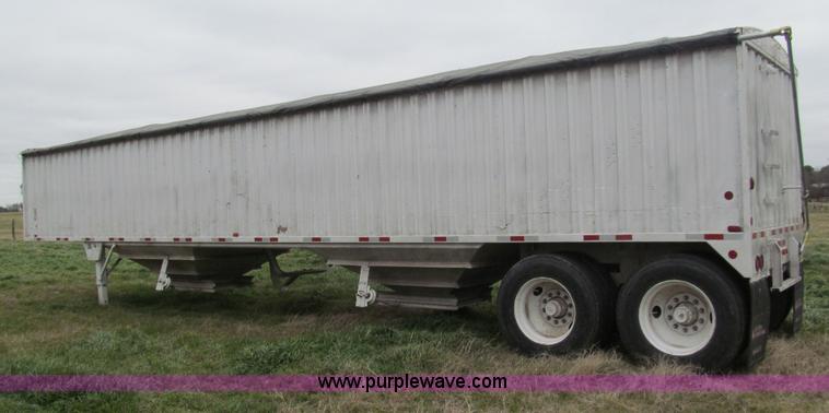 image for item G9574 1983 Wilson grain trailer