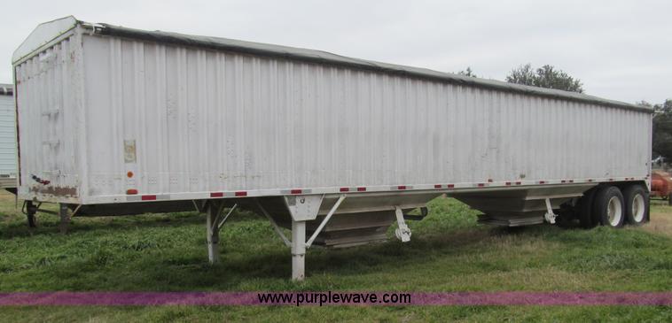 image for item G9574 1983 Wilson grain trailer