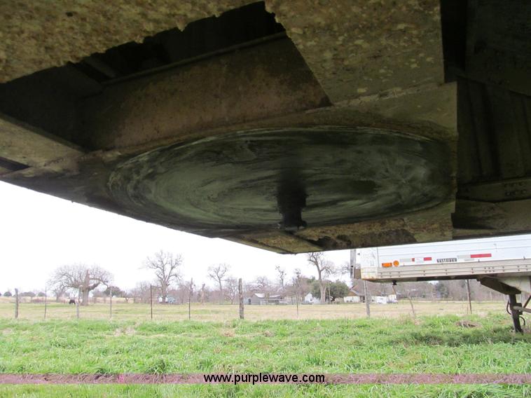 image for item G9574 1983 Wilson grain trailer