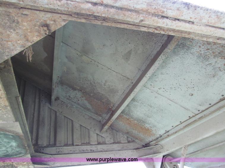 image for item G9574 1983 Wilson grain trailer