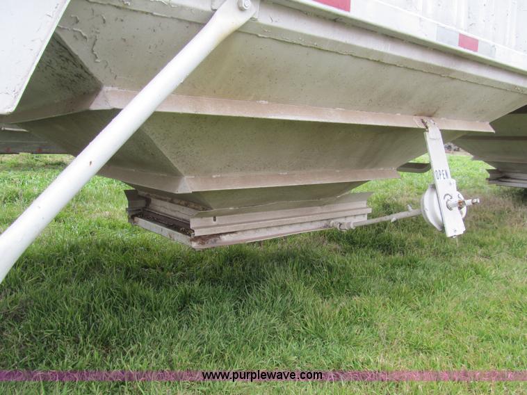 image for item G9574 1983 Wilson grain trailer