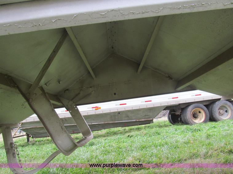 image for item G9574 1983 Wilson grain trailer