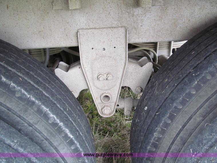 image for item G9574 1983 Wilson grain trailer