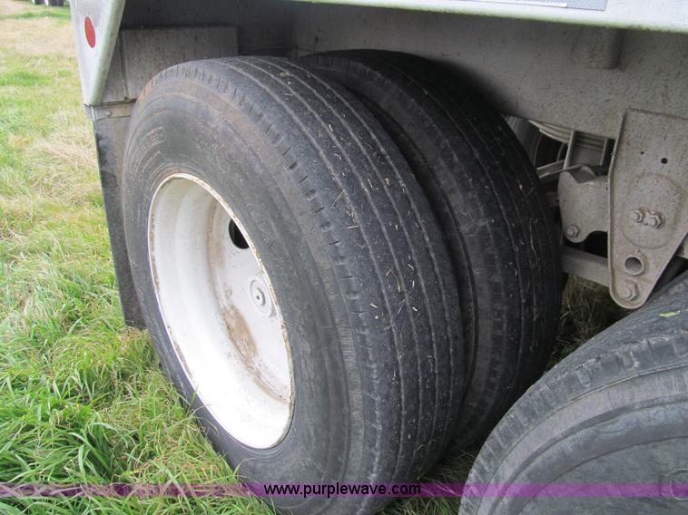 image for item G9574 1983 Wilson grain trailer