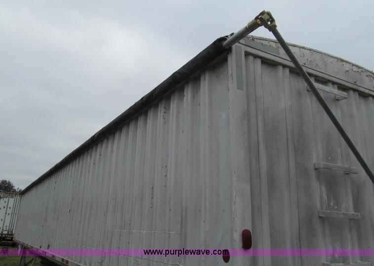 image for item G9574 1983 Wilson grain trailer