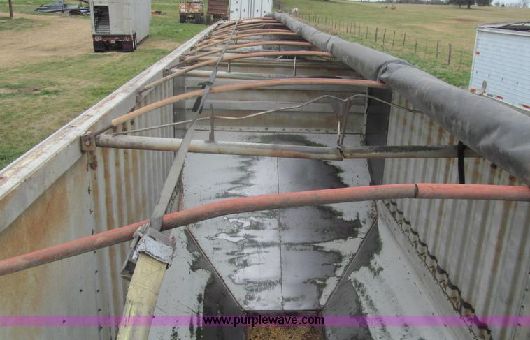 image for item G9574 1983 Wilson grain trailer