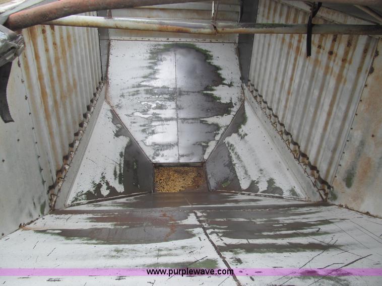 image for item G9574 1983 Wilson grain trailer