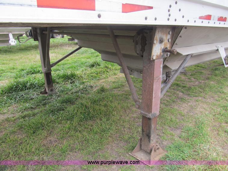 image for item G9575 1995 Jet aluminum grain trailer