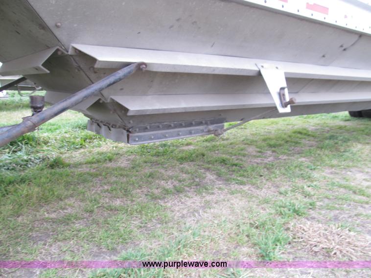 image for item G9575 1995 Jet aluminum grain trailer