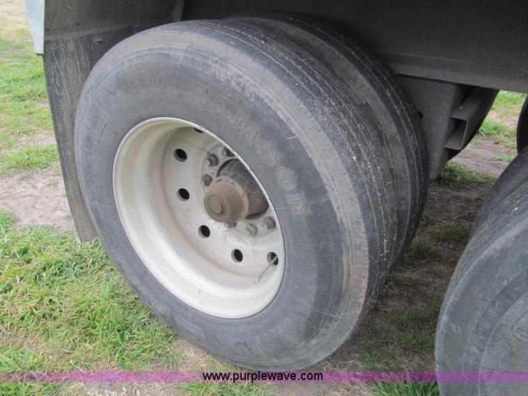 image for item G9575 1995 Jet aluminum grain trailer