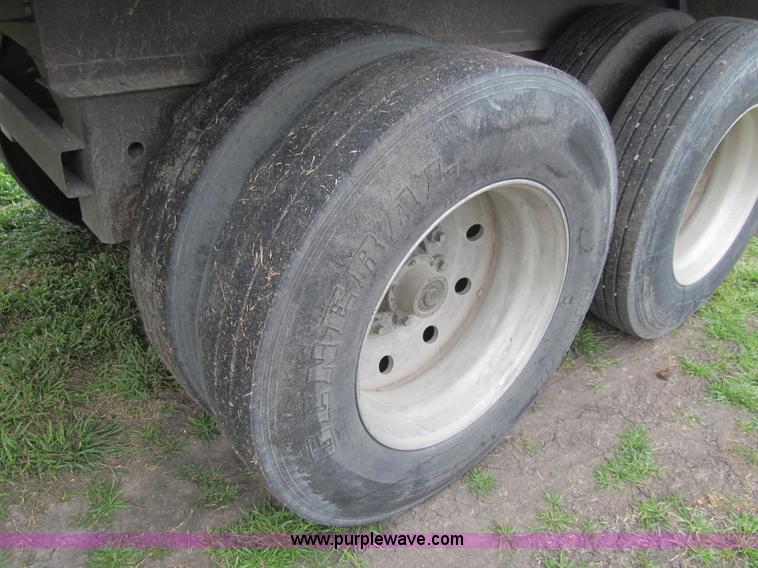 image for item G9575 1995 Jet aluminum grain trailer