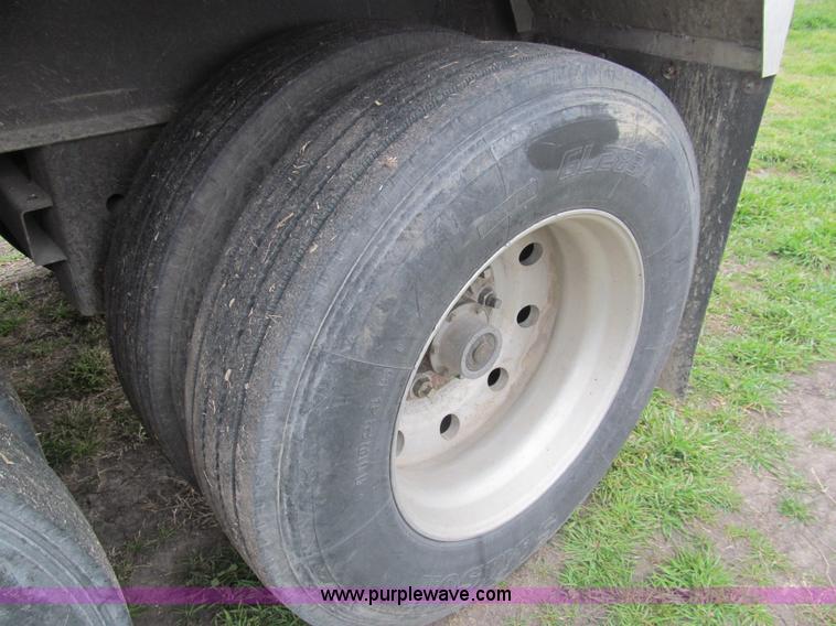 image for item G9575 1995 Jet aluminum grain trailer