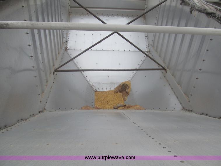 image for item G9575 1995 Jet aluminum grain trailer
