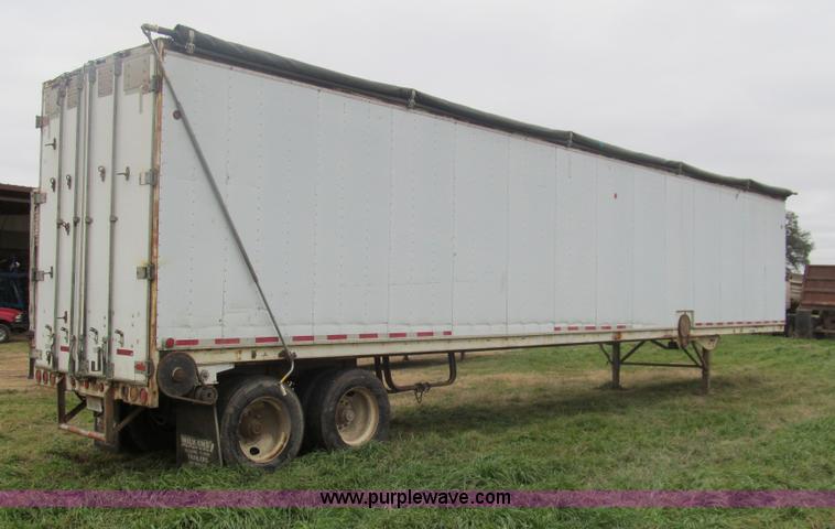 image for item G9576 1984 Imco live bottom trailer