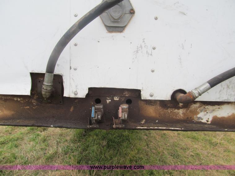 image for item G9576 1984 Imco live bottom trailer