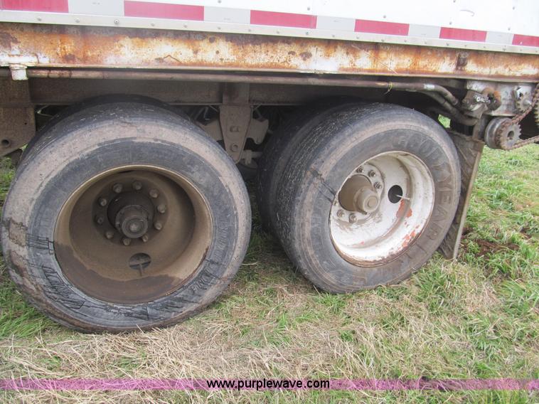 image for item G9576 1984 Imco live bottom trailer
