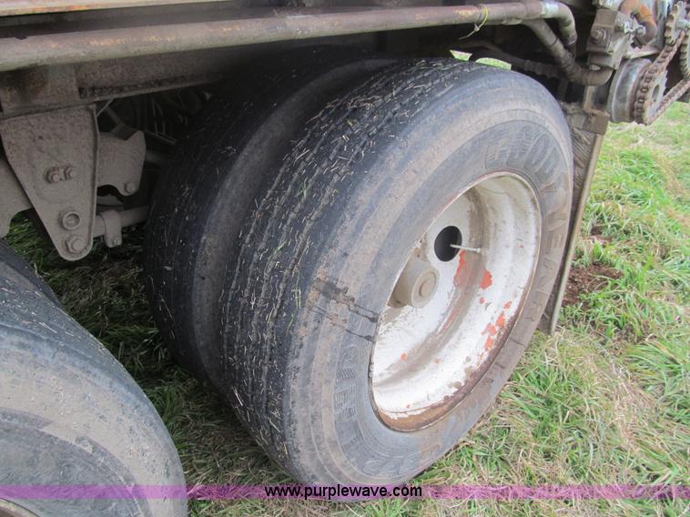 image for item G9576 1984 Imco live bottom trailer