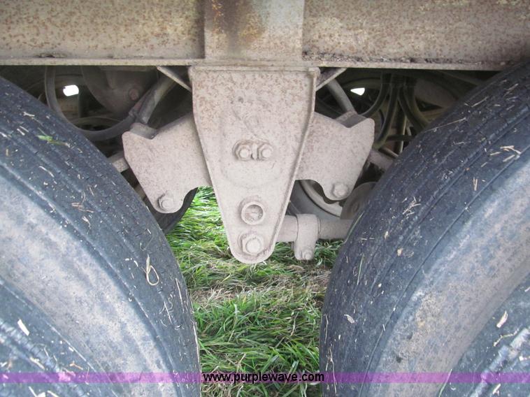 image for item G9576 1984 Imco live bottom trailer