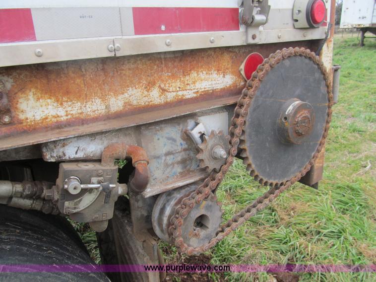 image for item G9576 1984 Imco live bottom trailer