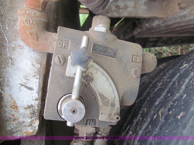 image for item G9576 1984 Imco live bottom trailer