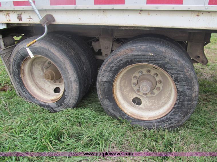 image for item G9576 1984 Imco live bottom trailer