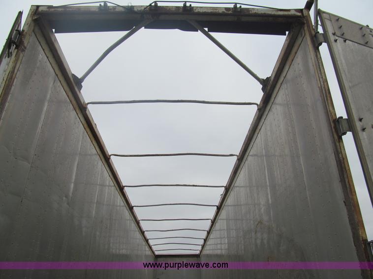 image for item G9576 1984 Imco live bottom trailer