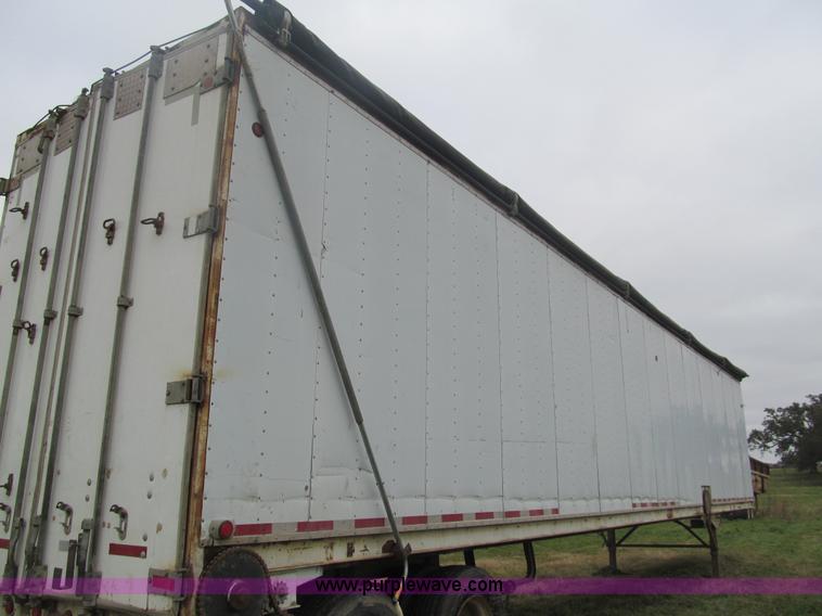 image for item G9576 1984 Imco live bottom trailer